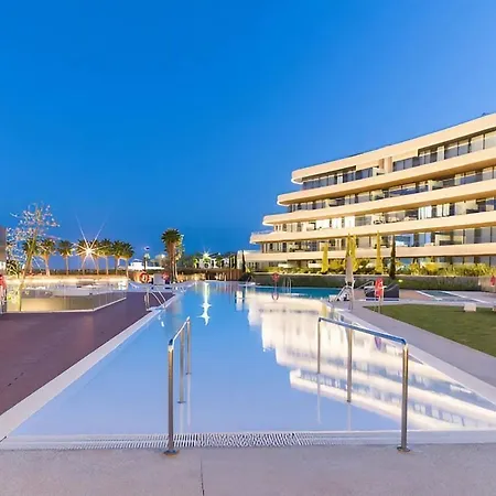 Lejlighed Luxury Complex Beachfront Apartment, Infinity Pool, Sauna, Gym And Large Terrace Torremolinos