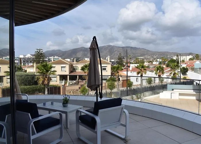 Luxury Complex Beachfront Apartment, Infinity Pool, Sauna, Gym And Large Terrace *