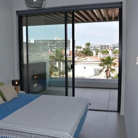 Apartamento Luxury Complex Beachfront Apartment, Infinity Pool, Sauna, Gym And Large Terrace Torremolinos