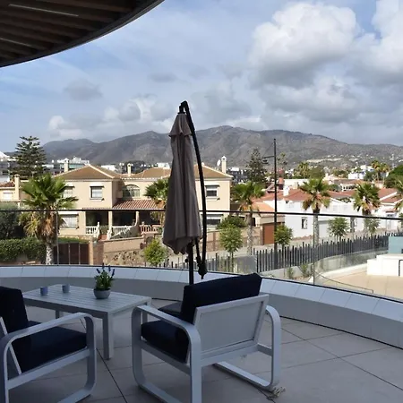 Luxury Complex Beachfront Apartment, Infinity Pool, Sauna, Gym And Large Terrace *