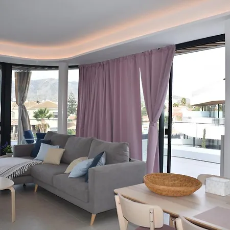 Luxury Complex Beachfront Apartment, Infinity Pool, Sauna, Gym And Large Terrace