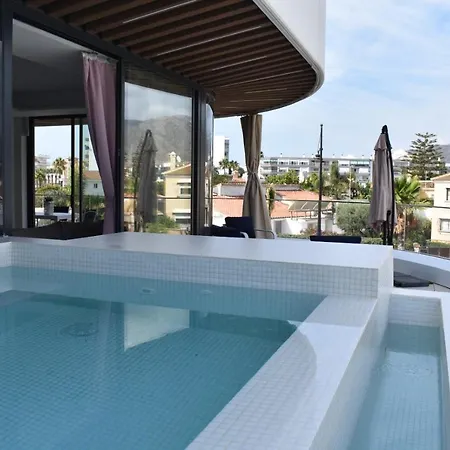 Apartamento Luxury Complex Beachfront Apartment, Infinity Pool, Sauna, Gym And Large Terrace