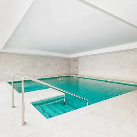 Apartamento Luxury Complex Beachfront Apartment, Infinity Pool, Sauna, Gym And Large Terrace Torremolinos