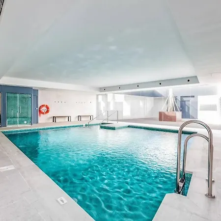 Apartamento Luxury Complex Beachfront Apartment, Infinity Pool, Sauna, Gym And Large Terrace *