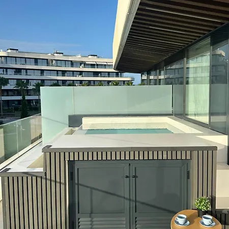 Apartamento Luxury Complex Beachfront Apartment, Infinity Pool, Sauna, Gym And Large Terrace Torremolinos
