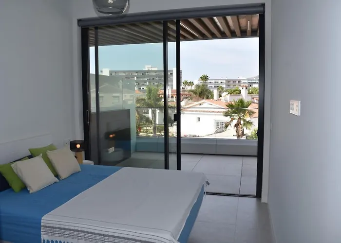 Apartment Luxury Complex Beachfront Apartment, Infinity Pool, Sauna, Gym And Large Terrace Torremolinos