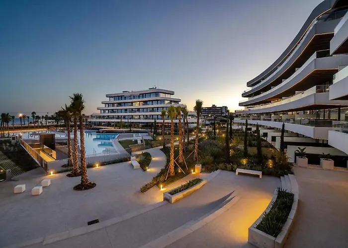 Luxury Complex Beachfront Apartment, Infinity Pool, Sauna, Gym And Large Terrace Lejlighed Torremolinos