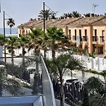 Luxury Complex Beachfront Apartment, Infinity Pool, Sauna, Gym And Large Terrace Lägenhet Torremolinos