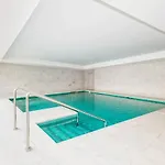 Lägenhet Luxury Complex Beachfront Apartment, Infinity Pool, Sauna, Gym And Large Terrace Torremolinos