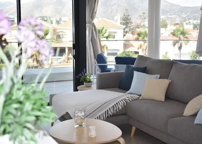 Luxury Complex Beachfront Apartment, Infinity Pool, Sauna, Gym And Large Terrace *