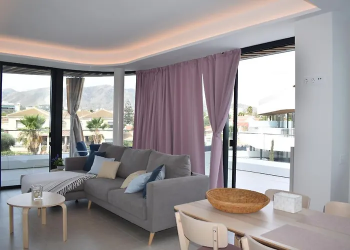 Luxury Complex Beachfront Apartment, Infinity Pool, Sauna, Gym And Large Terrace